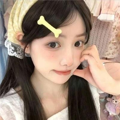 院子里的女人